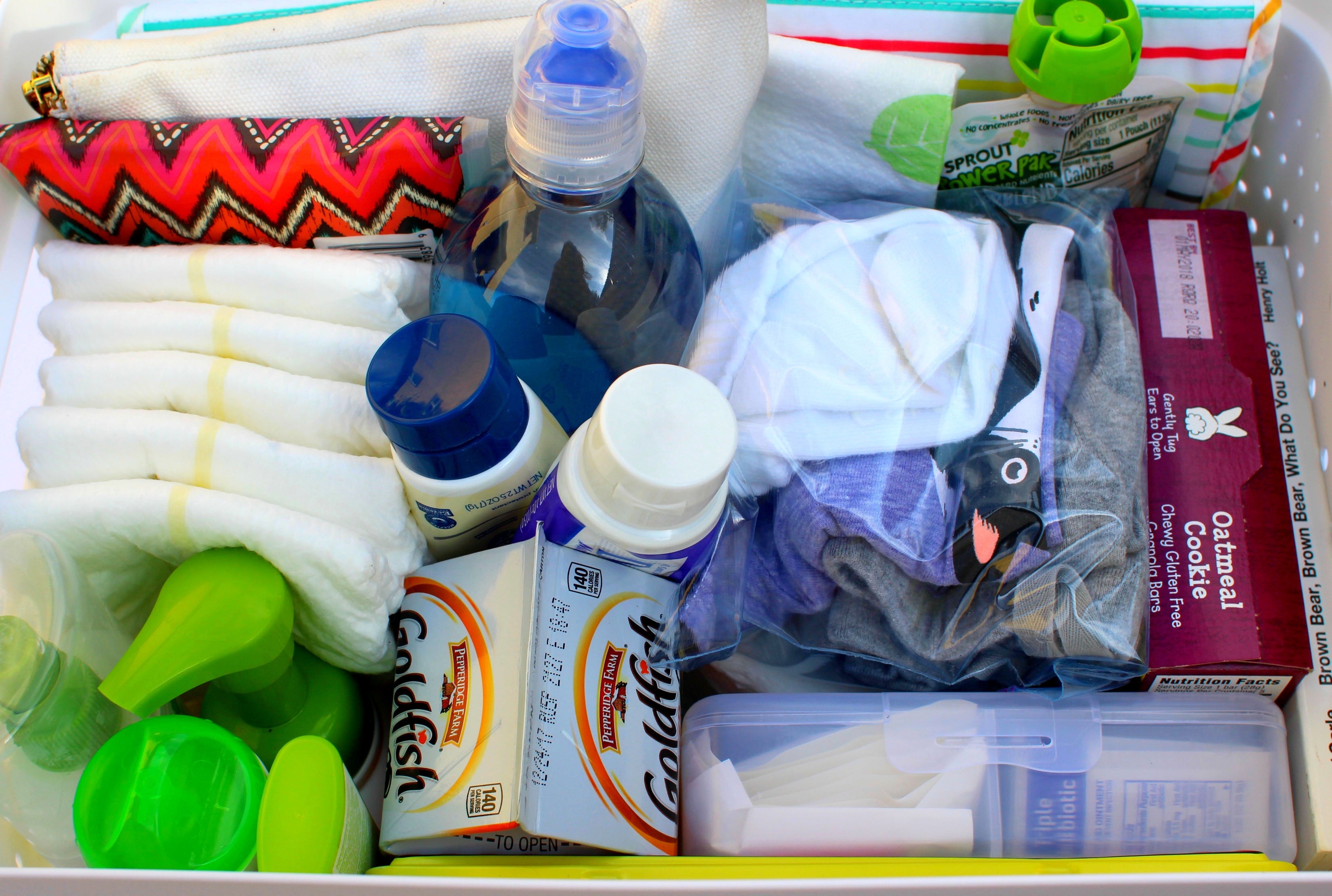 What to pack in an emergency car kit for a toddler. Be prepared for any emergency
