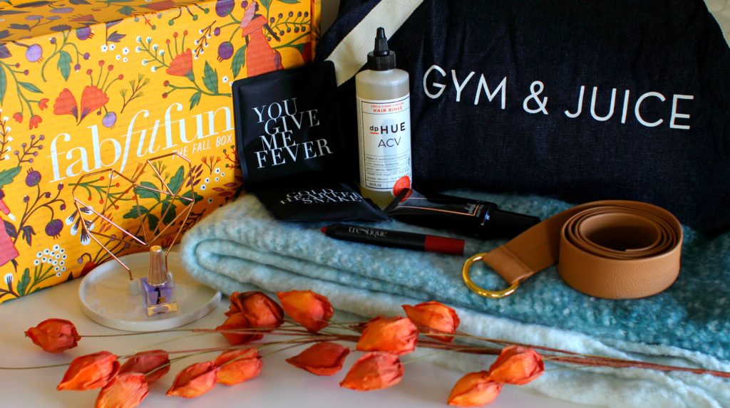 Fab Fit Fun Fall Box Review. What is inside the 2017 Fab Fit Fun Fall Subscription Box.