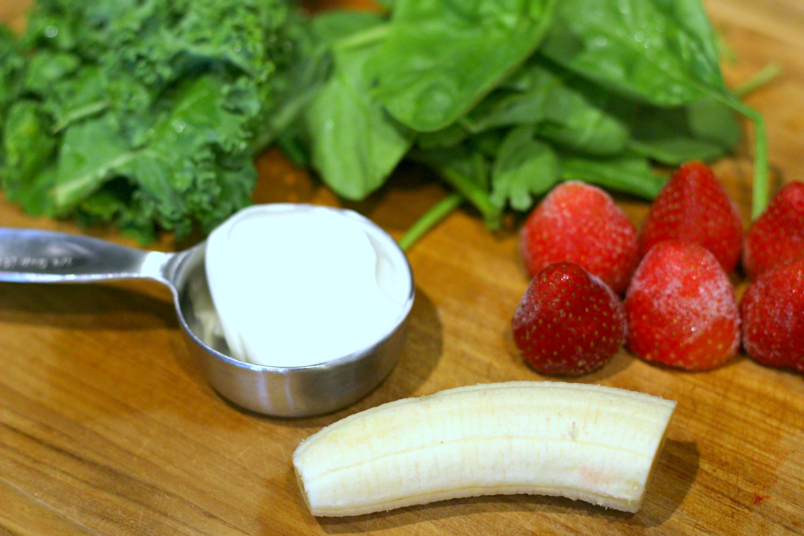 Toddler Approved Green Smoothies. Great for sneaking in veggies for picky eaters and toddlers! Healthy green smoothie recipe for babies and toddlers