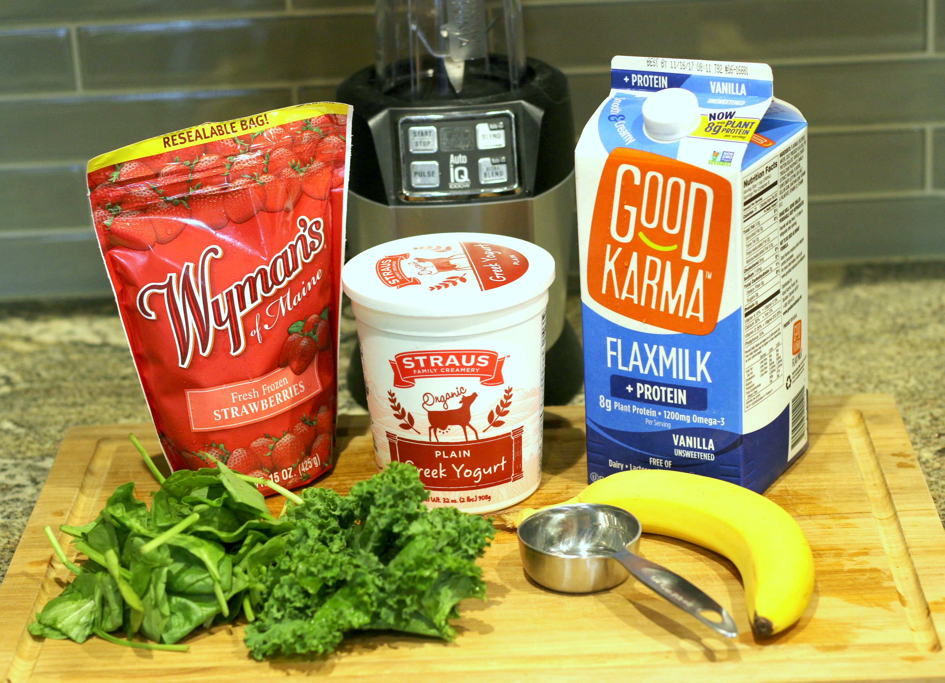 Toddler Approved Green Smoothies. Great for sneaking in veggies for picky eaters and toddlers! Healthy green smoothie recipe for babies and toddlers